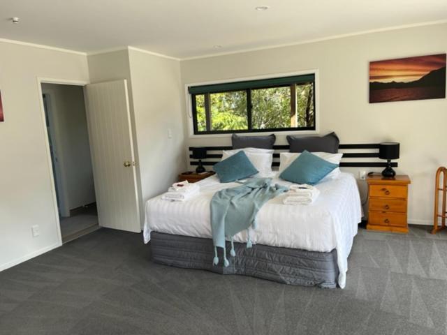 Treetops Cottage At The Castle Whitianga Exterior photo
