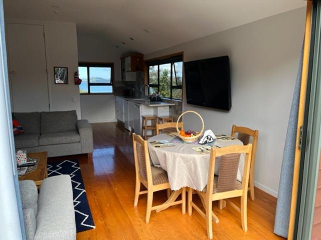 Treetops Cottage At The Castle Whitianga Exterior photo