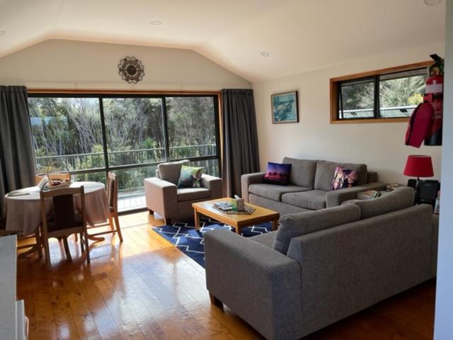 Treetops Cottage At The Castle Whitianga Exterior photo